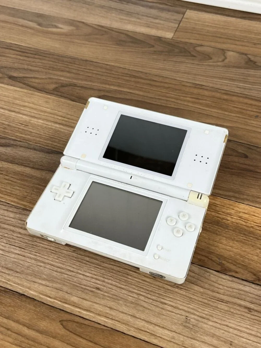 Not Working White Nintendo DS Lite Console only for parts or repair USG-001